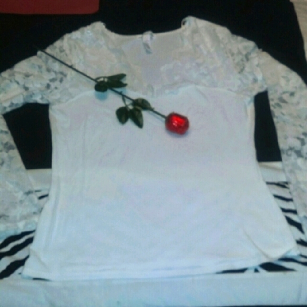 Lace sleeved white blouse